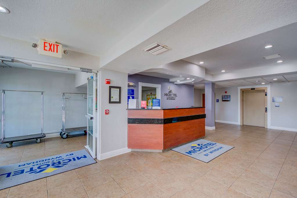 microtel inn and suites by wyndham zephyrhills