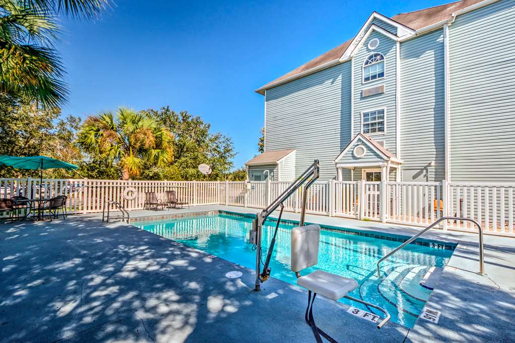 microtel inn and suites by wyndham zephyrhills