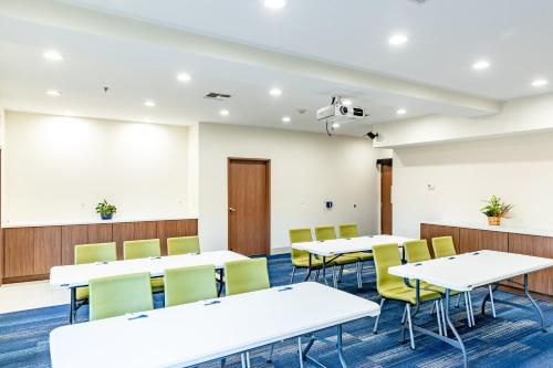 holiday inn express hereford by ihg