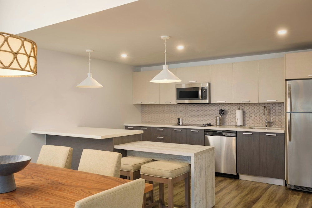 casa costera isla verde beach apartments by marriott bonvoy