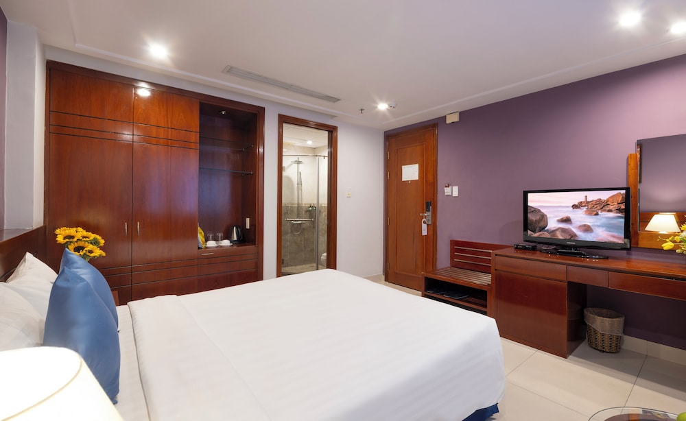 white lotus hotel saigon