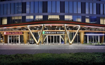 hilton garden inn dubai business bay