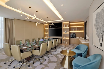 hilton garden inn dubai business bay