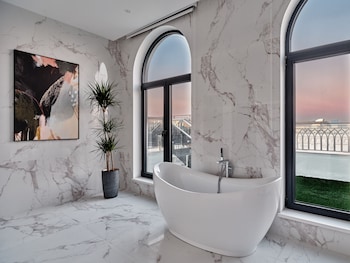 crowne plaza tashkent