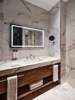 crowne plaza tashkent