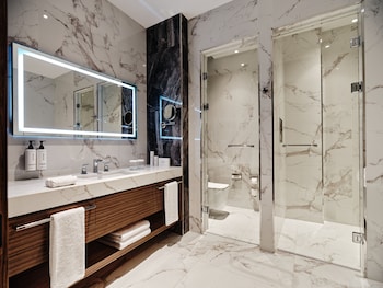 crowne plaza tashkent