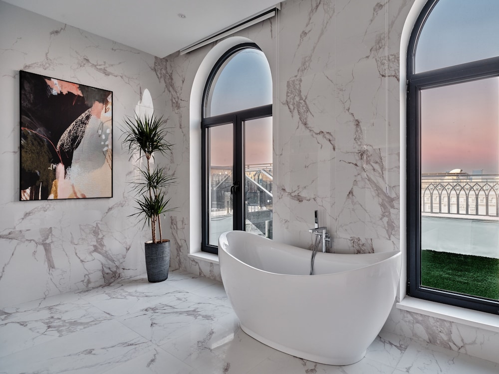 crowne plaza tashkent