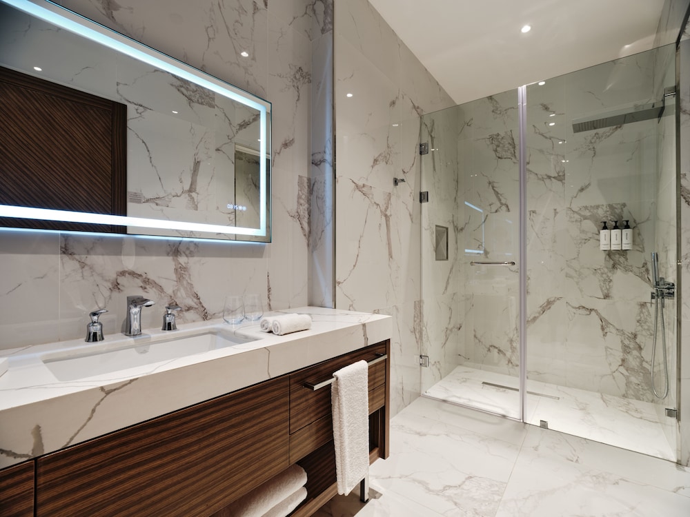 crowne plaza tashkent