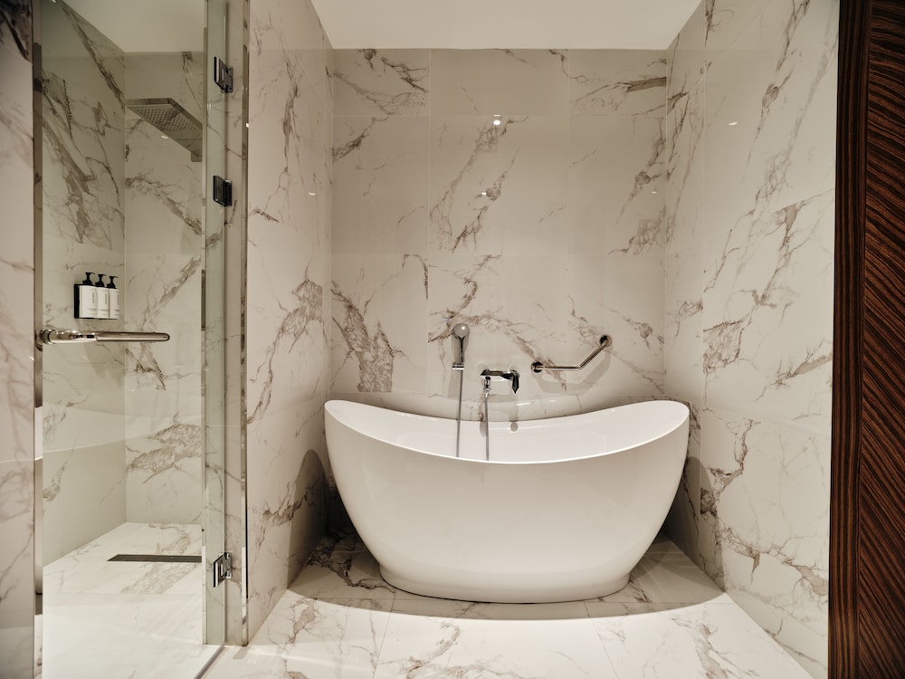 crowne plaza tashkent