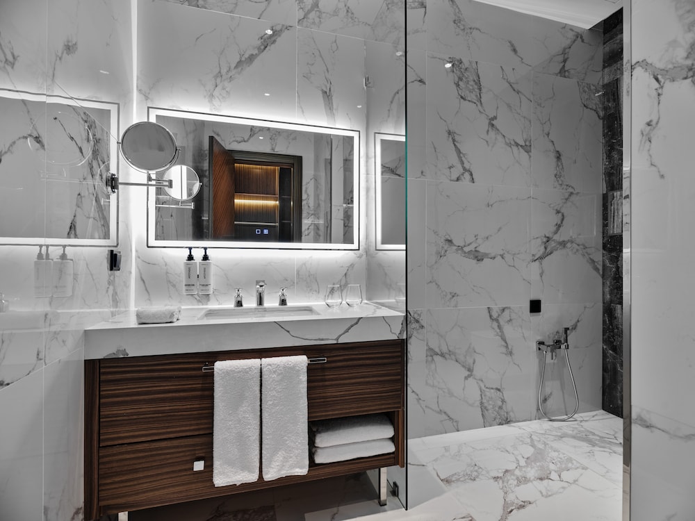 crowne plaza tashkent