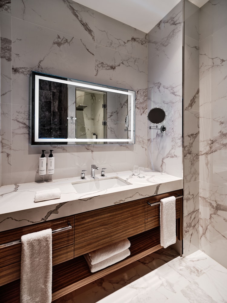 crowne plaza tashkent