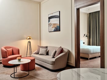 crowne plaza tashkent