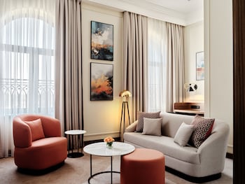 crowne plaza tashkent