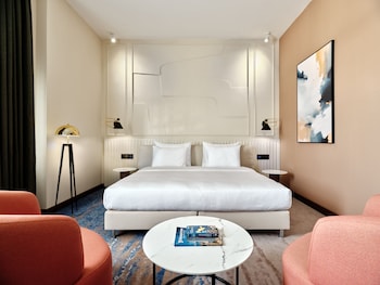 crowne plaza tashkent