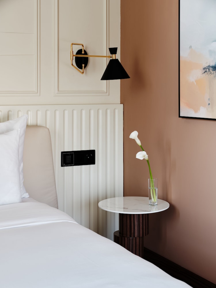 crowne plaza tashkent