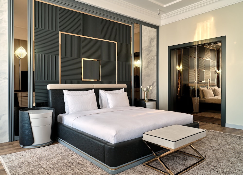 crowne plaza tashkent