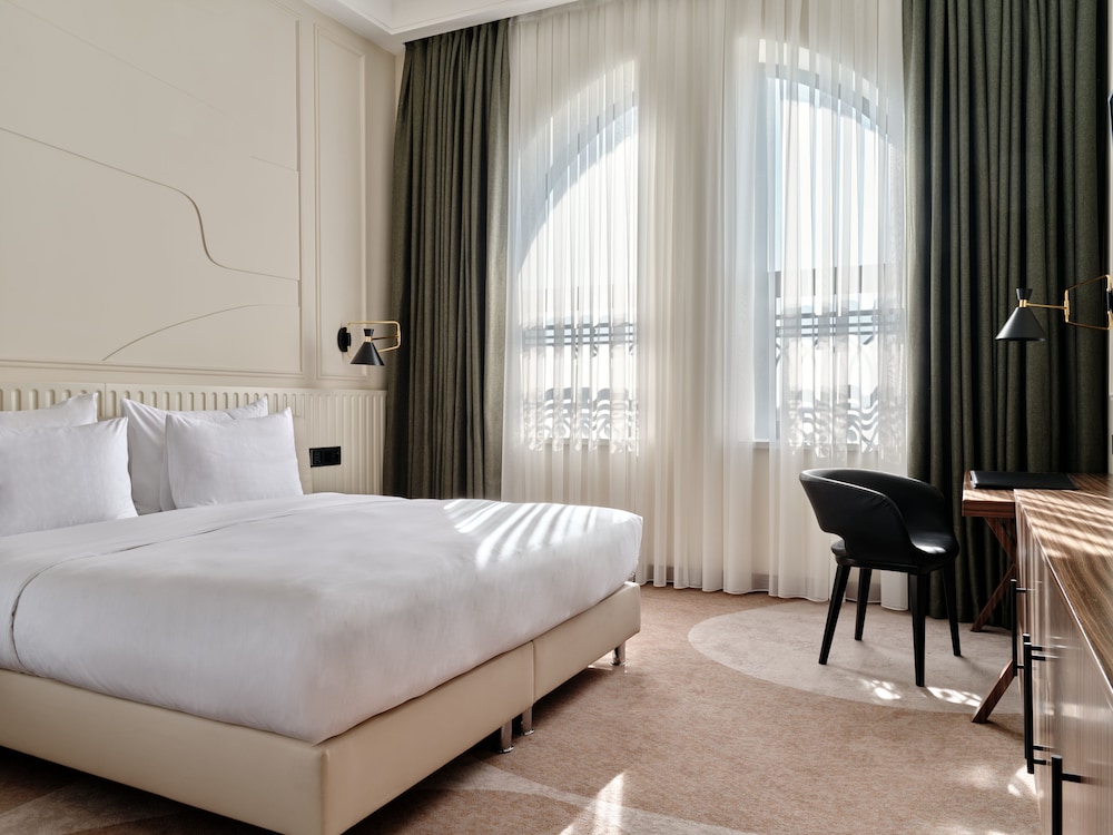 crowne plaza tashkent