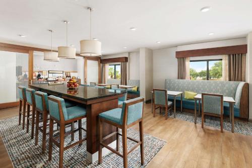 hampton inn houston hobby airport