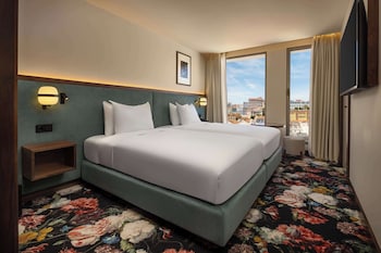 duo hotel lisbon curio collection by hilton