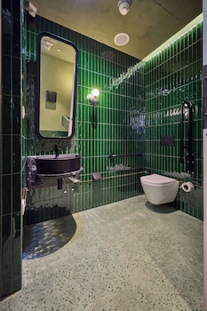 duo hotel lisbon curio collection by hilton