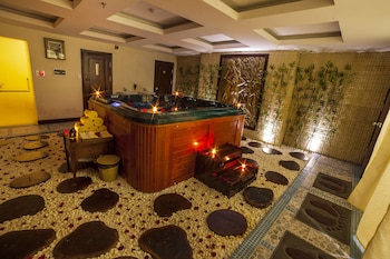 moonlight hotel hue