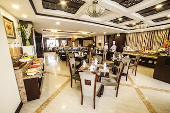 moonlight hotel hue