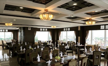 moonlight hotel hue