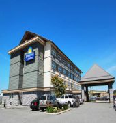 Days Inn & Suites By Wyndham Langley,Vancouver>>Langley,3 star
