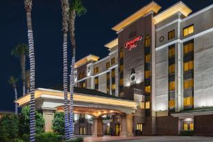 hampton inn tropicana