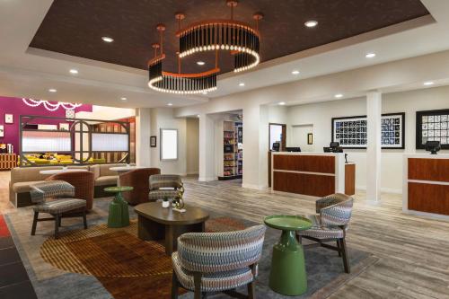 hampton inn tropicana
