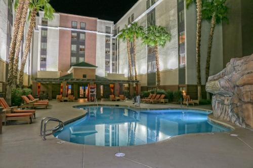 hampton inn tropicana