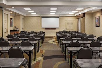 hampton inn tropicana