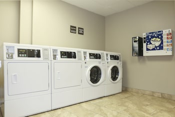 hampton inn tropicana