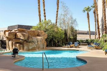 hampton inn tropicana