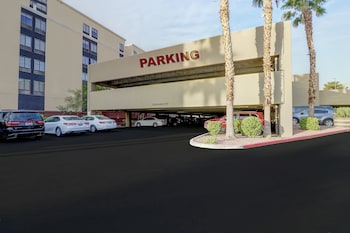 hampton inn tropicana
