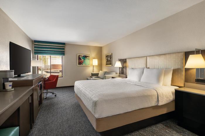 hampton inn tropicana