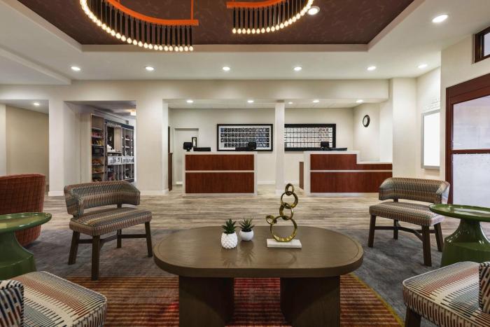 hampton inn tropicana