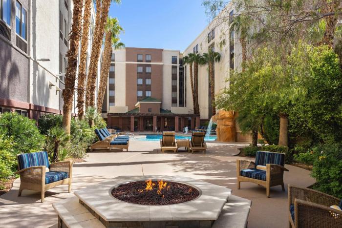 hampton inn tropicana