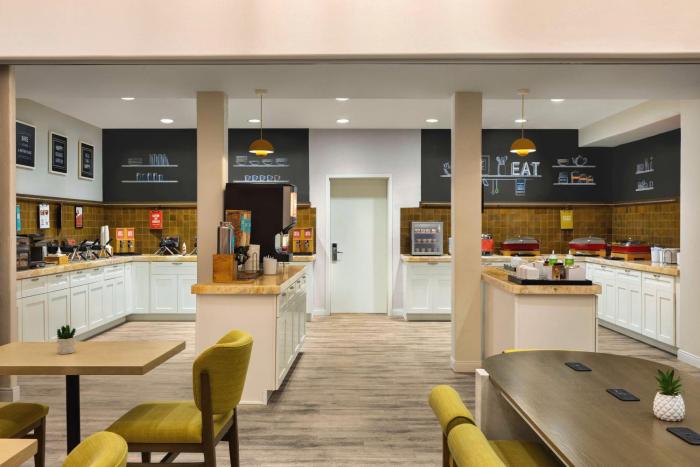 hampton inn tropicana