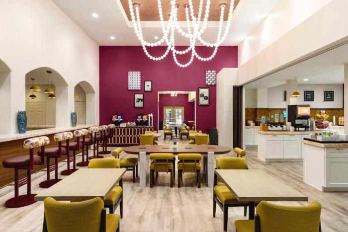hampton inn tropicana