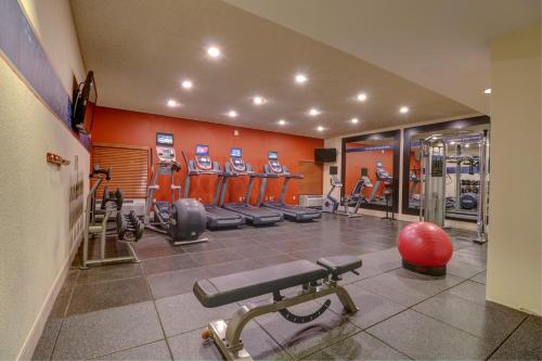 hampton inn tropicana