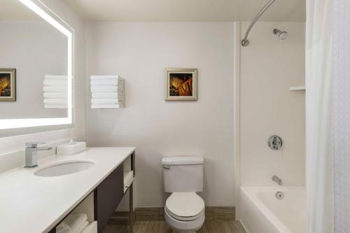 hampton inn tropicana