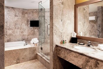 sheraton laval hotel
