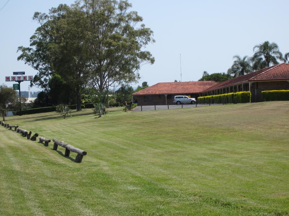 Lakeside Lodge Motel,Clunes>>Byron Bay,3 star