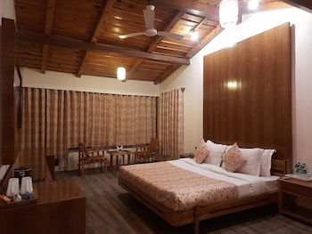 tiaraa monolith lake resort