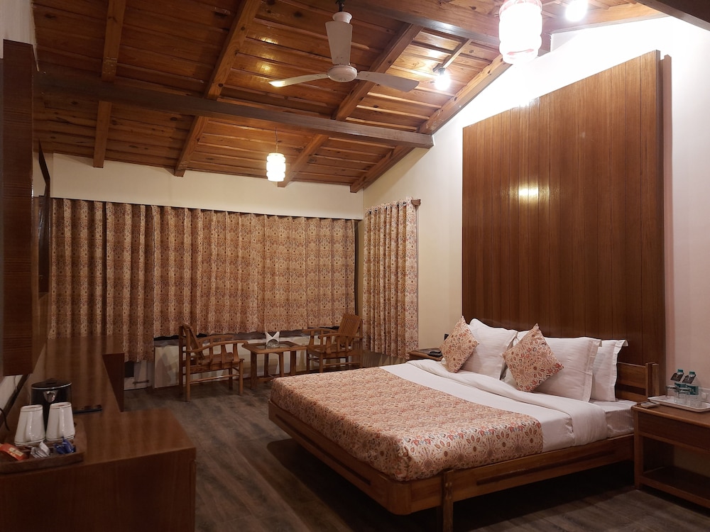 tiaraa monolith lake resort