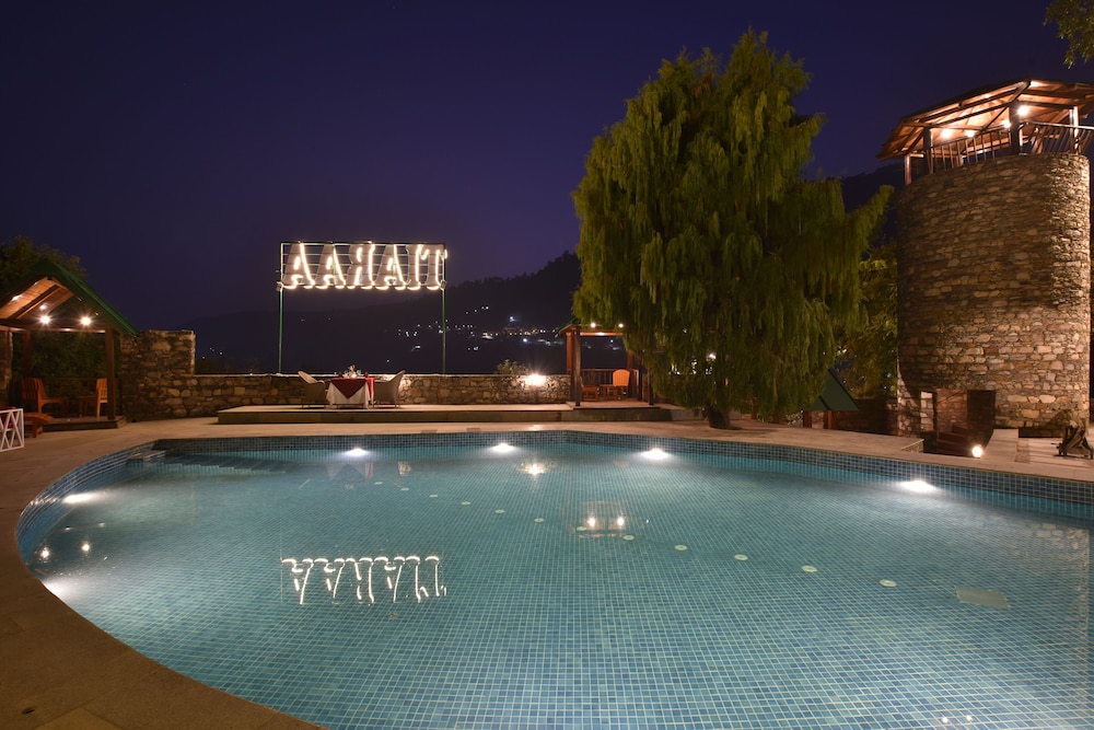 tiaraa monolith lake resort