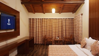 tiaraa monolith lake resort