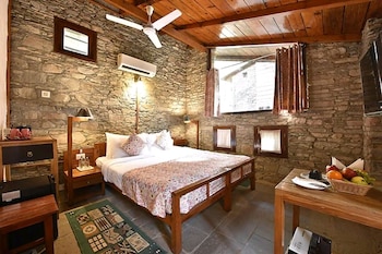 tiaraa monolith lake resort