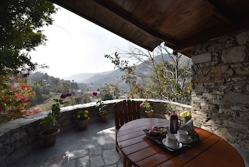 tiaraa monolith lake resort